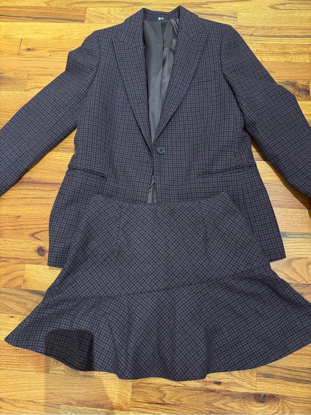 Uniqlo Women’s Navy and Black Glen Plaid Blazer with Matching Skirt